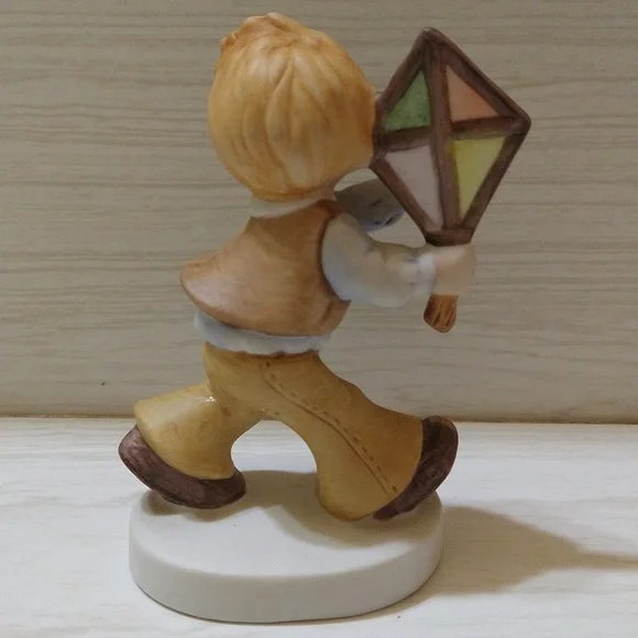 Vintage Lefton Young Boy Flying Kite "March" Figurine - Picture 2 of 3